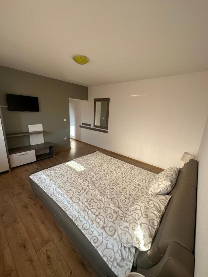 Aleja Apartment *